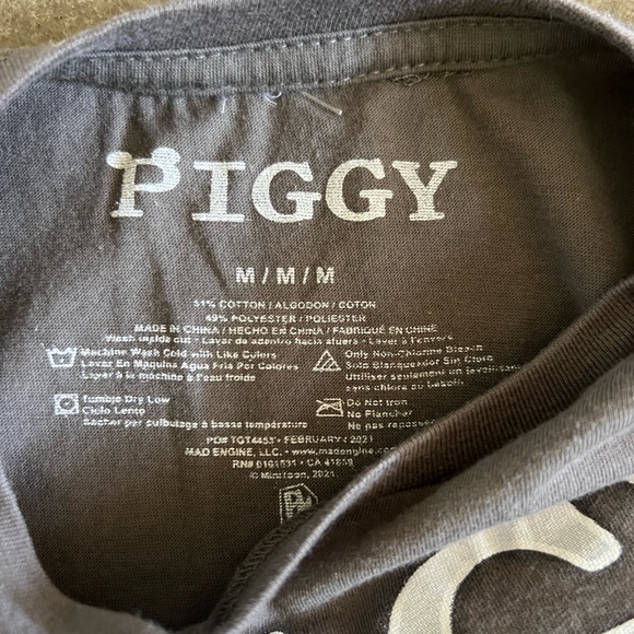 PIGGY Roblox Size Medium boys t-shirt from Target! - Picture 2 of 3